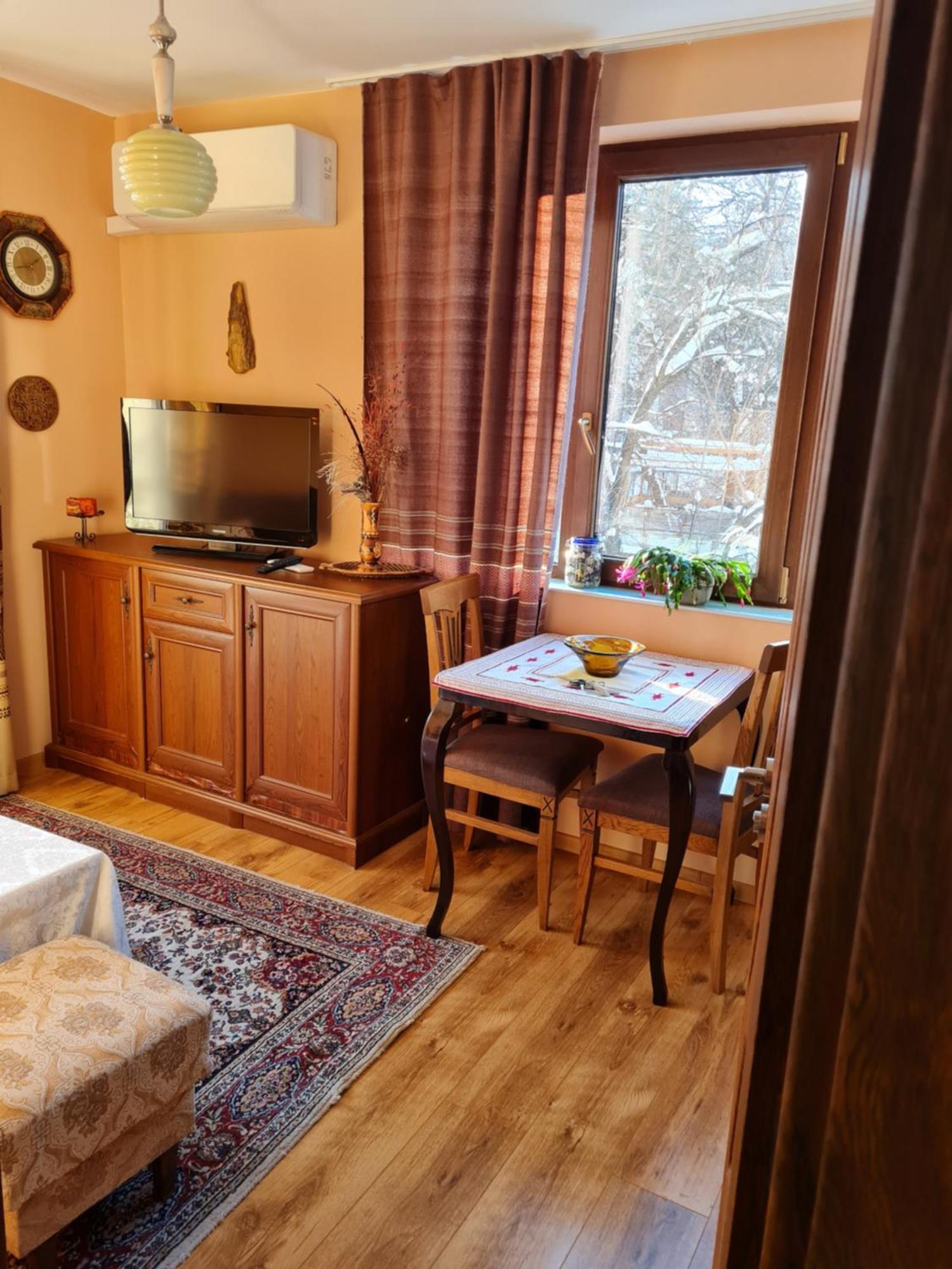 Cozy With Balcony Apartment *