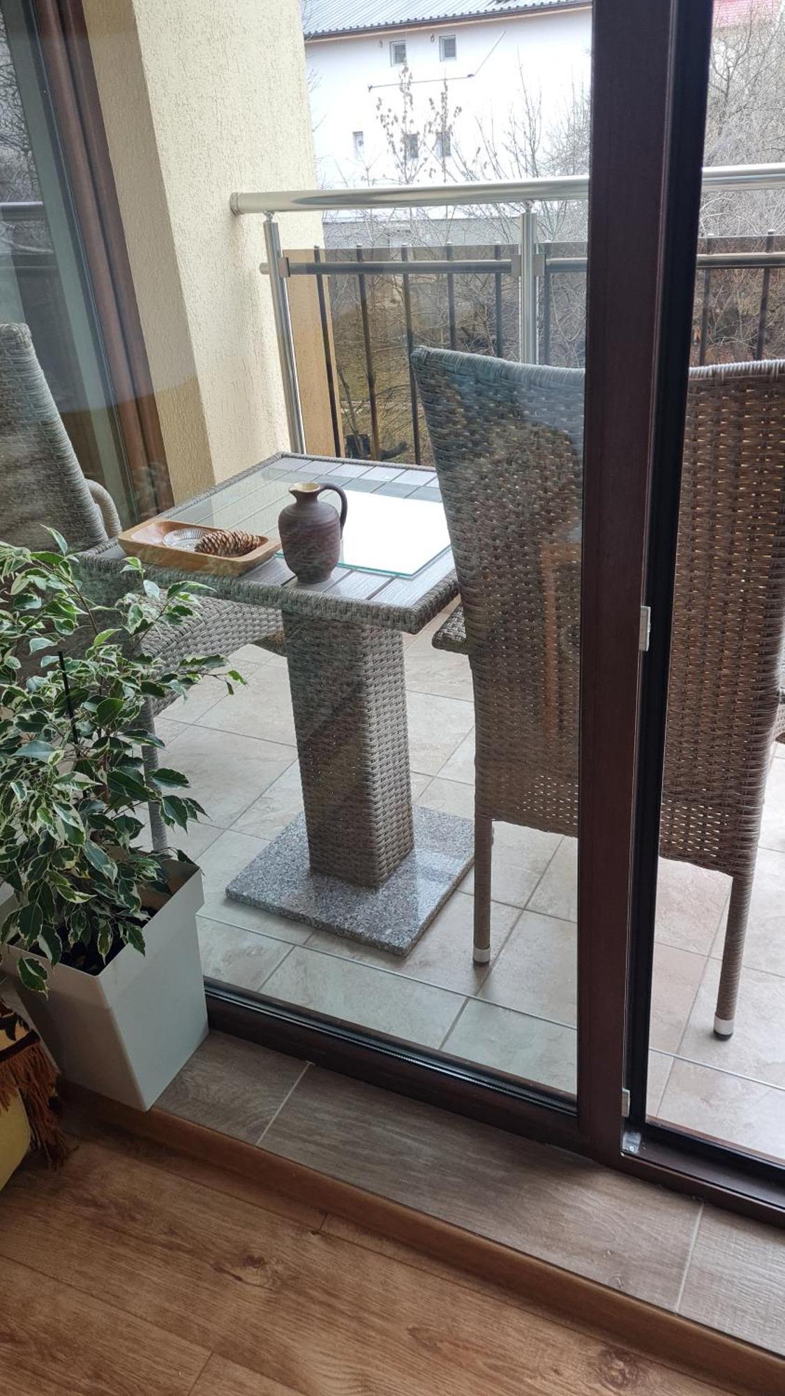 Cozy With Balcony Apartment